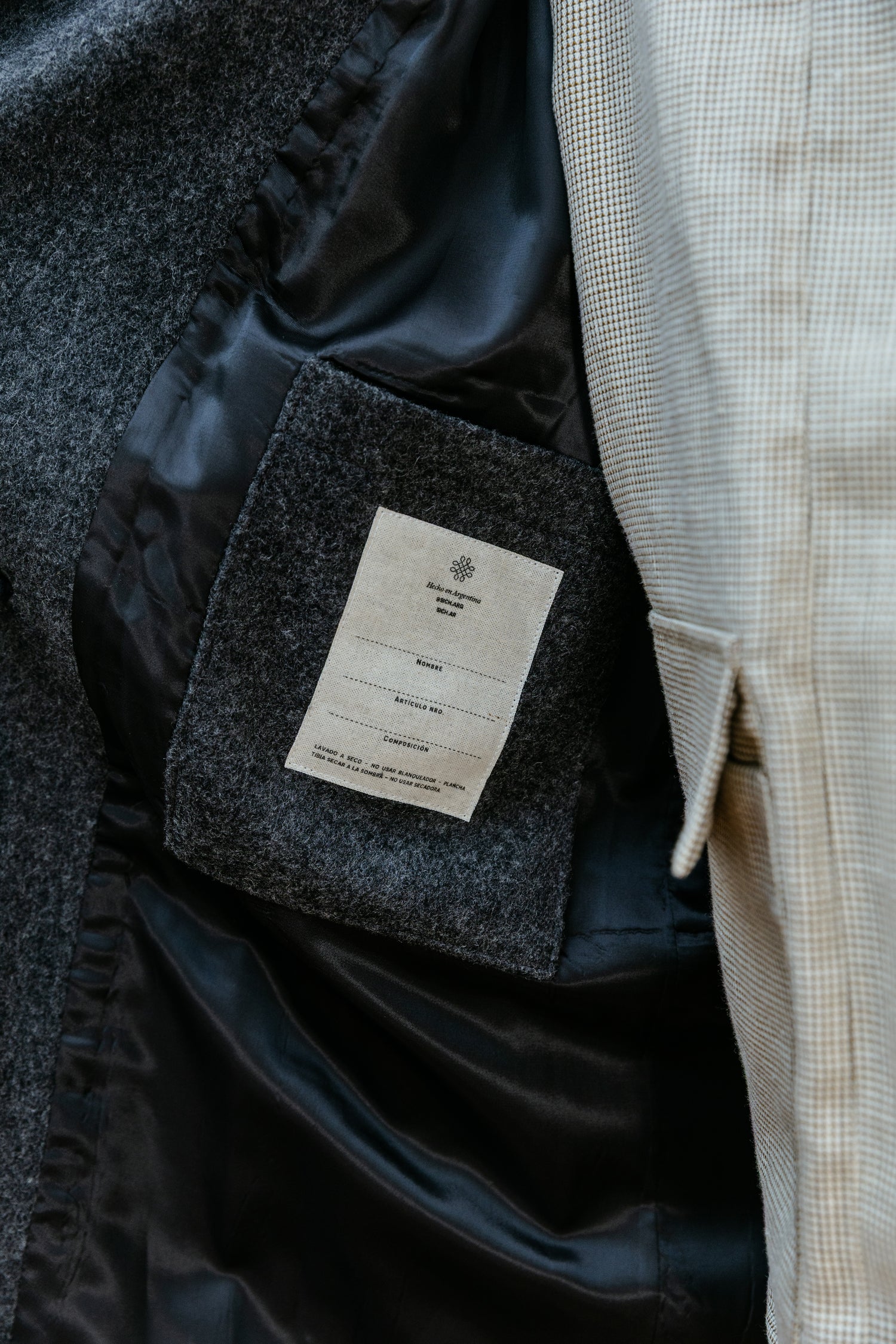 Gabán Marino Gris Oscuro - Detalle 2
